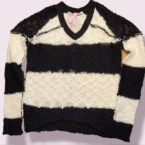 So Nikki (Junior) Sweater (S) Inside-Out Look Black and White Striped V-Neck
